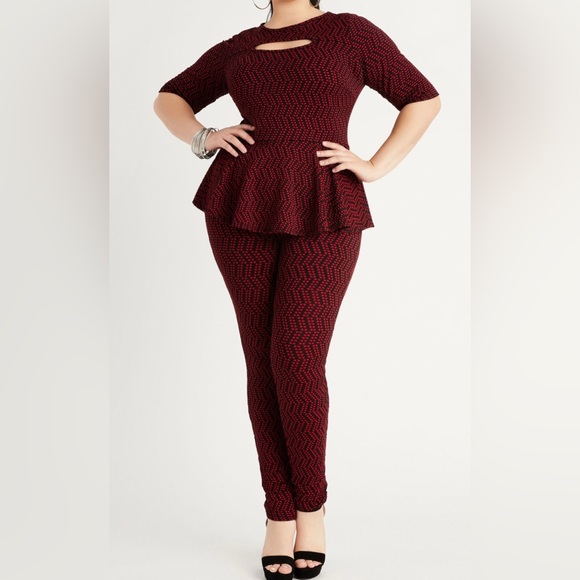 NeverWorn 26/28 & 22/24 Red/Blk Peplum Knit Top & Matching High Waisted Leggings - Picture 1 of 9